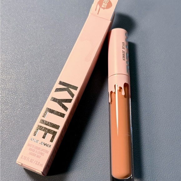 Kylie Cosmetics Matte Liquid Lipstick - Nude - Picture 1 of 3